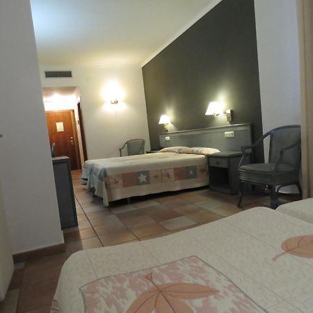 Hotel Santa Anna L'Estartit Rum bild