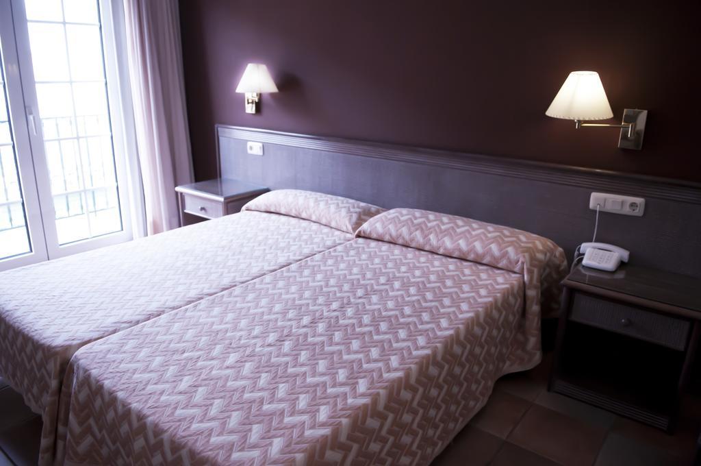 Hotel Santa Anna L'Estartit Rum bild